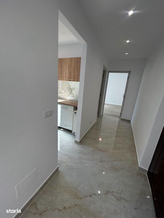 De vanzare apartament cu 2 camere, etajul 2, renovat, zona Roman Voda