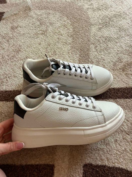 Дамски спортни обувки Lui Jo