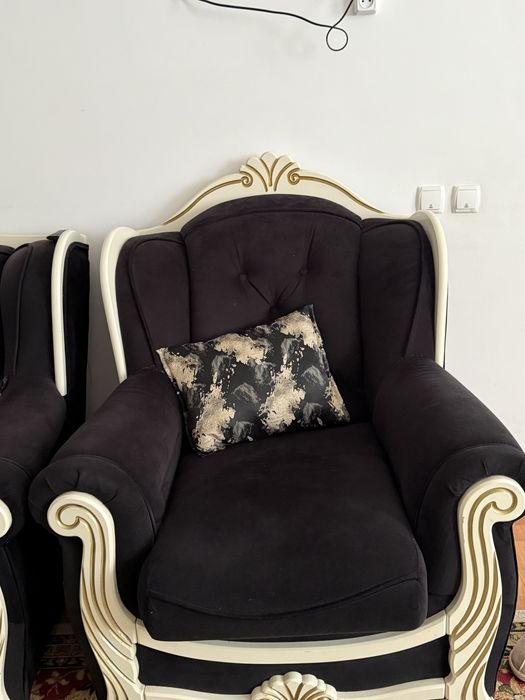 Продам диван с креслами