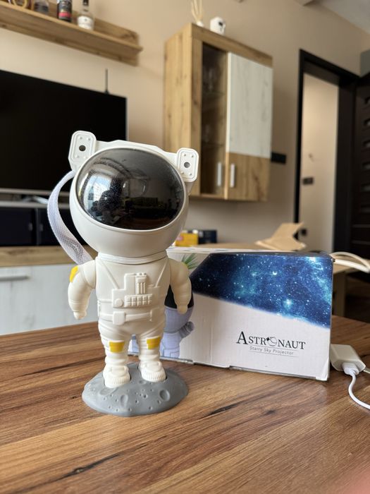 Astronaut Projector звездно небе