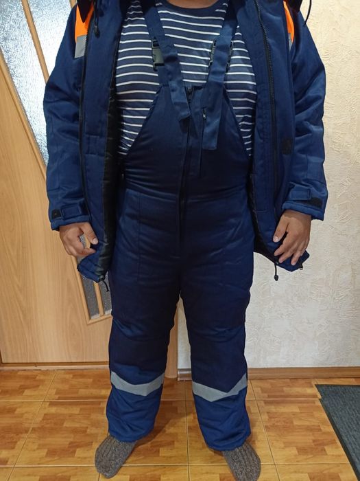 Продам зимние комплект куртка штаны