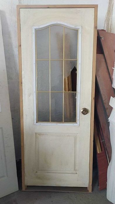 Продам межкомнатную дверь !