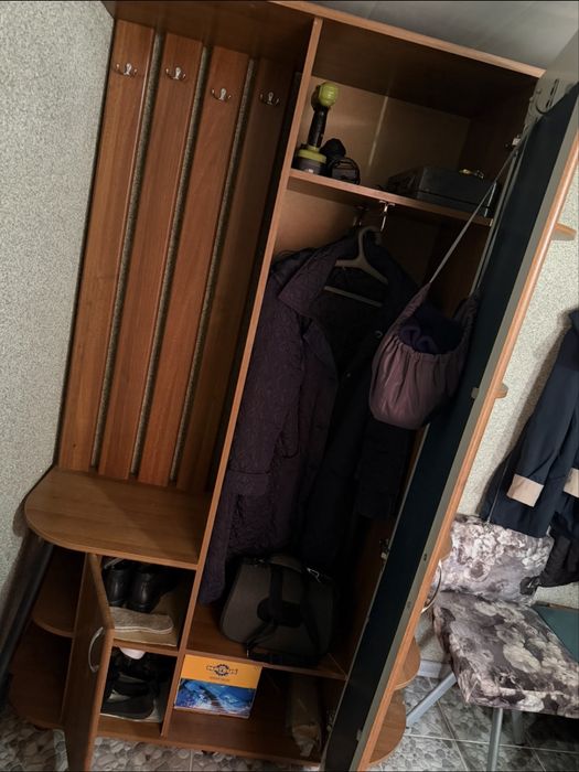 Продам шкаф в прихожую