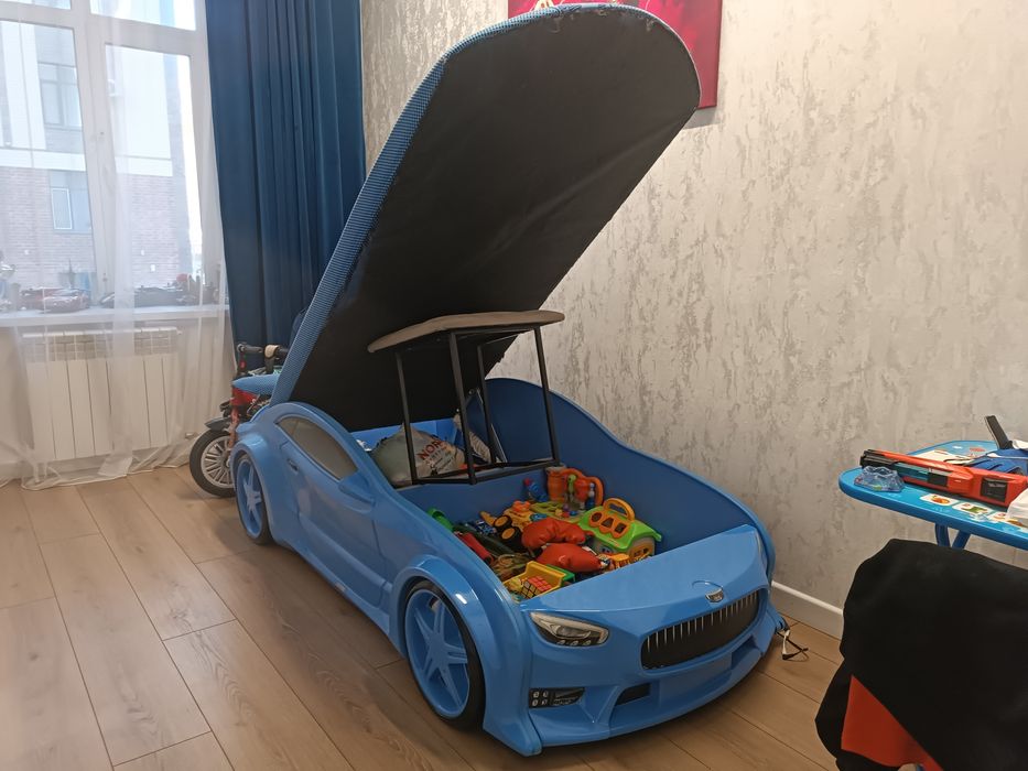 Подростковая кровать машина