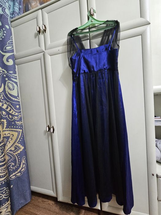 Продам вечернее платье  б,у 50 размера