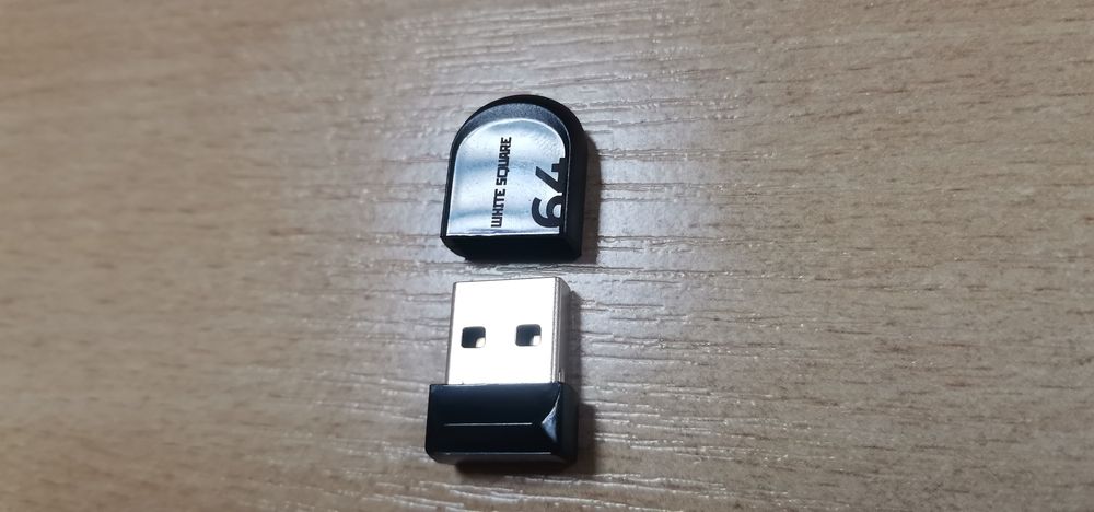 Продаю USB флешку 64 Гб