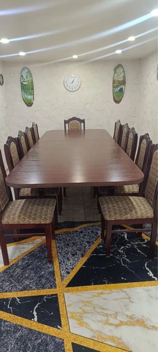 Стол со стульями