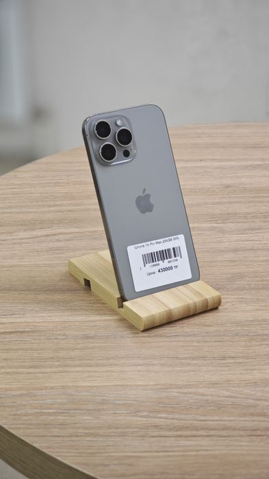 iPhone 16 Pro Max 256GB | Apple Room