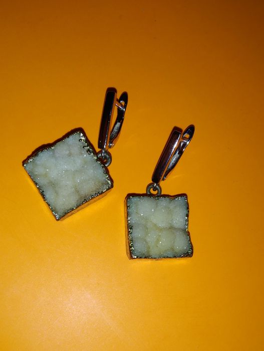 Серьги натуральные камни
