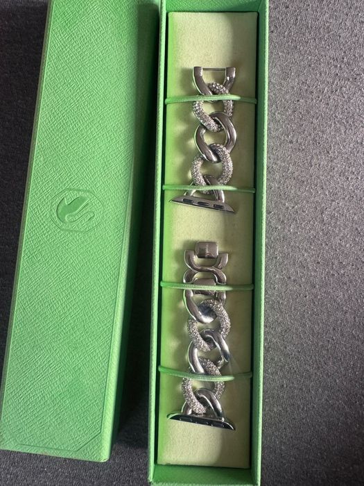 Гривна на svarovski сребърна