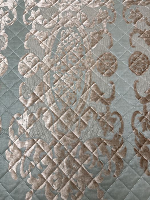 Покрывало с наволочками  2/2.30