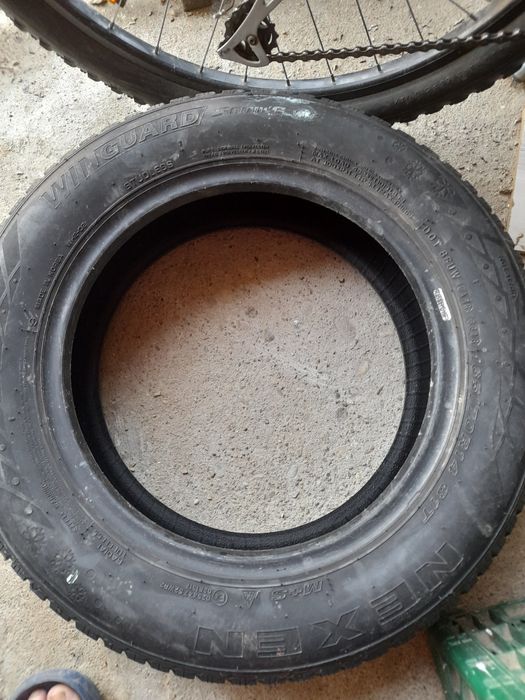 Vând anvelope iarna 165/70 R 14
