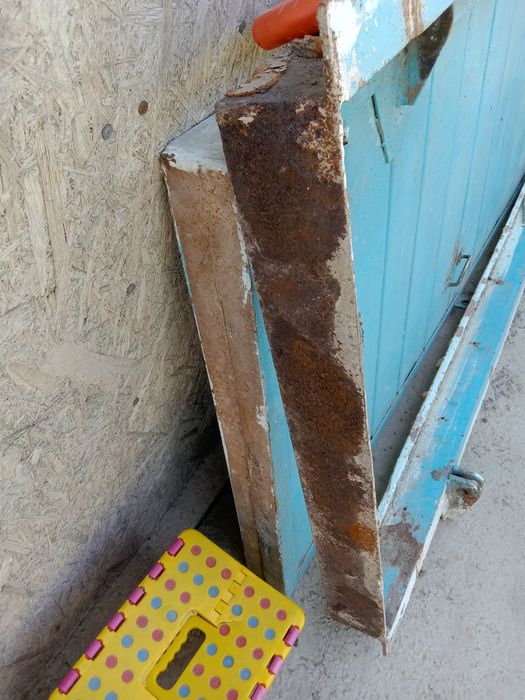 Продается металлическая дверь