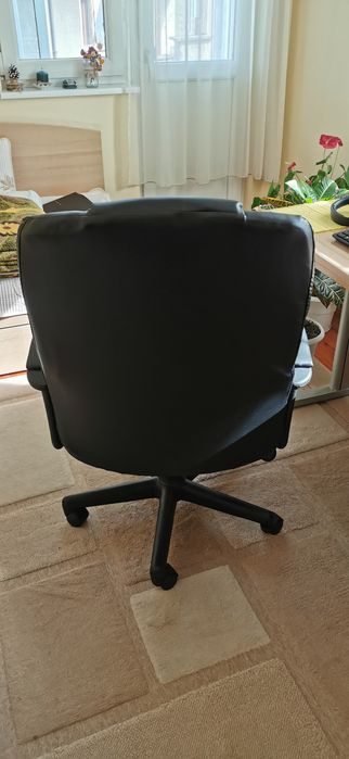 Кожен офис стол - черна кожа