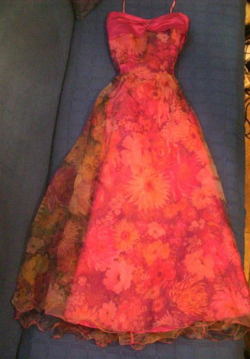 Rochie ZARA înflorată nebunie de culori- finuţă TRANSPORT GRATUIT