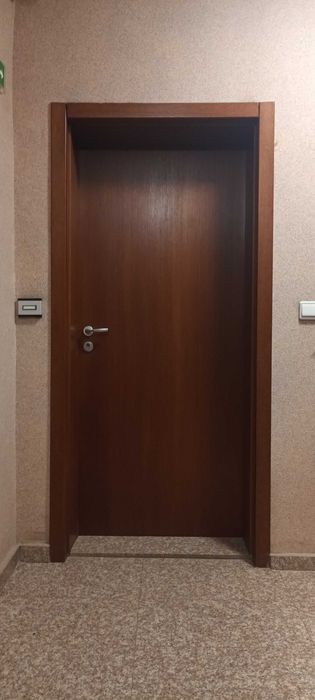Продавам входна врата за апартамент