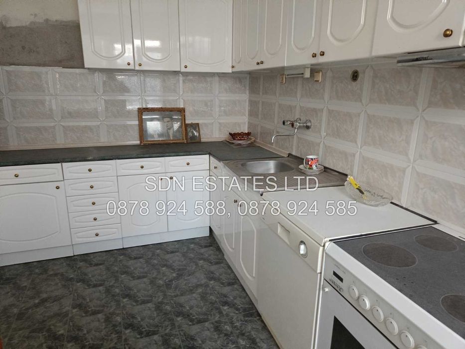 Предлага за продажба къща в идеалния център на гр. Казанлък