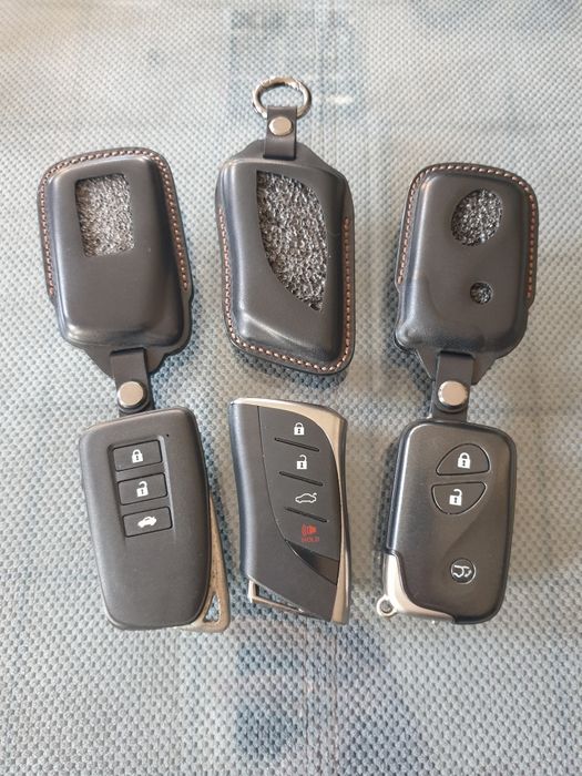 Чехол для ключа Lexus.
