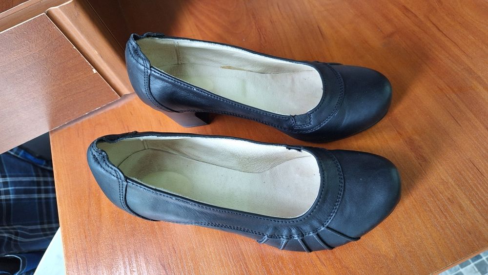 Продавам дамски обувки