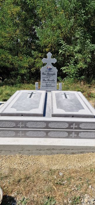 Monumente funerare Unirea Bistrița