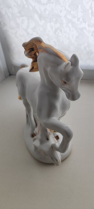Фарфоровый конь ЛФЗ