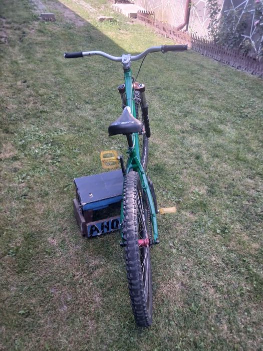 Bicicletă dirt cu marzochi