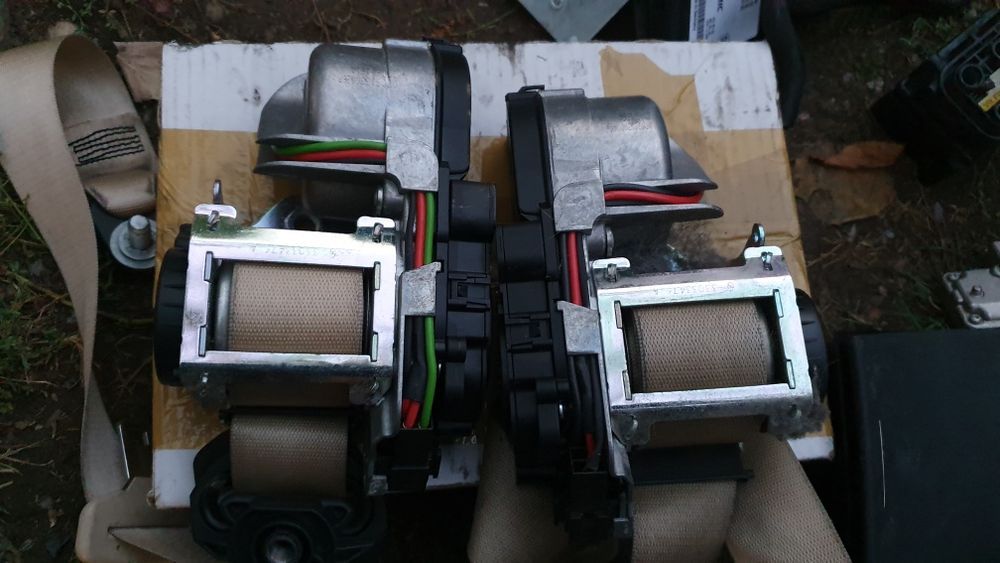 Centuri siguranta fata spate stanga dreapta Mercedes W221 S Class s320