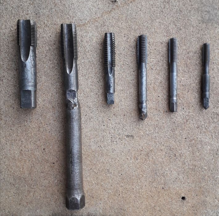 Продаются плашки, метчики