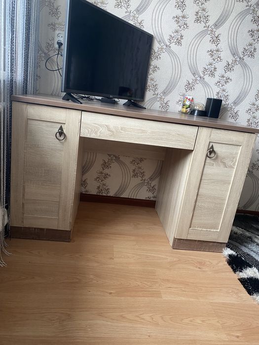 Продам компьютерный стол