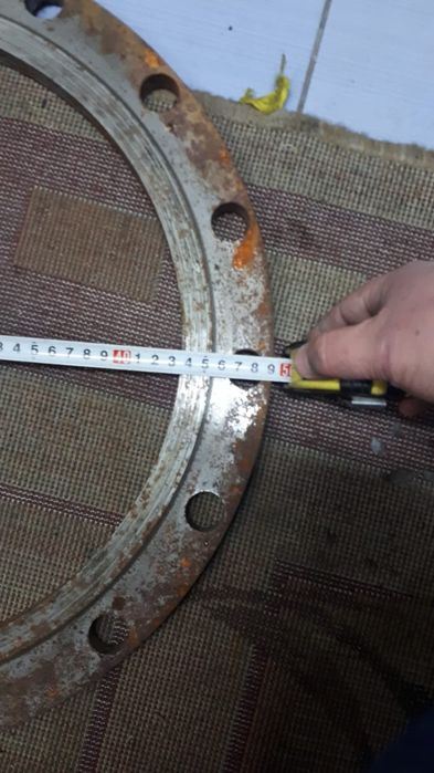 Продам фланцы. Новые.