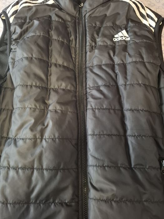 Vând vesta adidas xxl