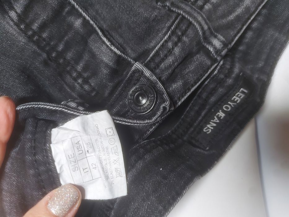 Мъжки дънки два броя от Bershka и Lee you Jeans