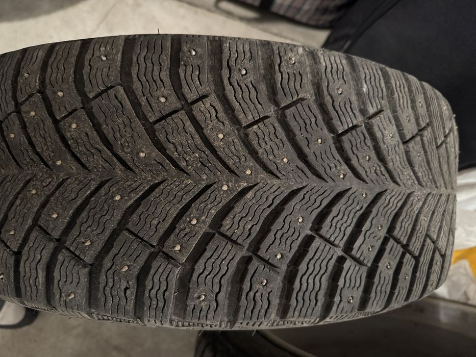 Michelin X-Ice North 4 235/45R18