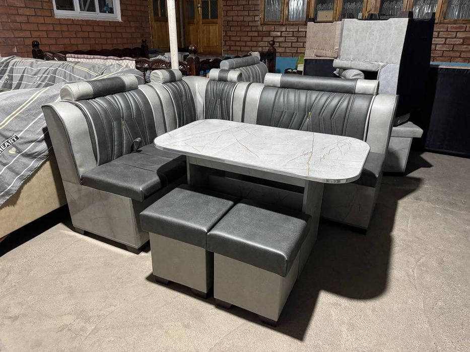 Продаётся кухонный уголок