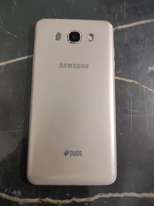 Продам рабочий Samsung Galaxy J7