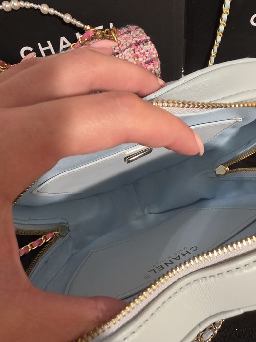 Налична чанта Chanel Heart Bag синя