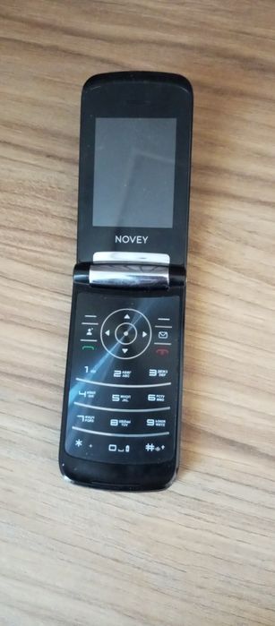 Novey a 70 i telfoni sotiladi