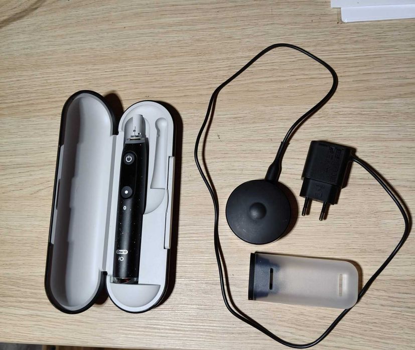 Vand aparat de periaj electric Oral-B iO Series 10