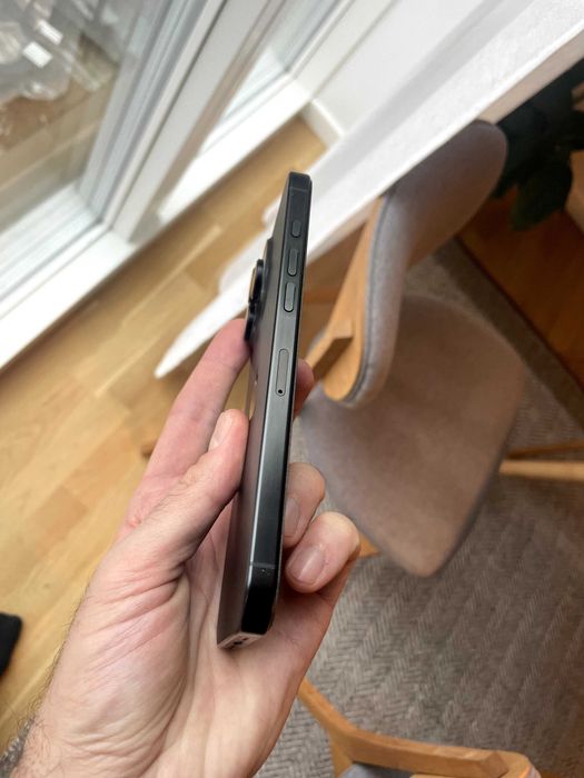 iPhone 16 Pro Max 256 GB - като нов с 99% батерия!