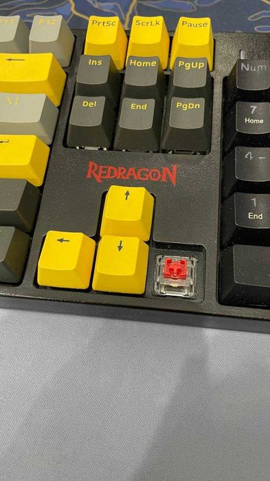 Продается механическая клавиатура Redragon Surara