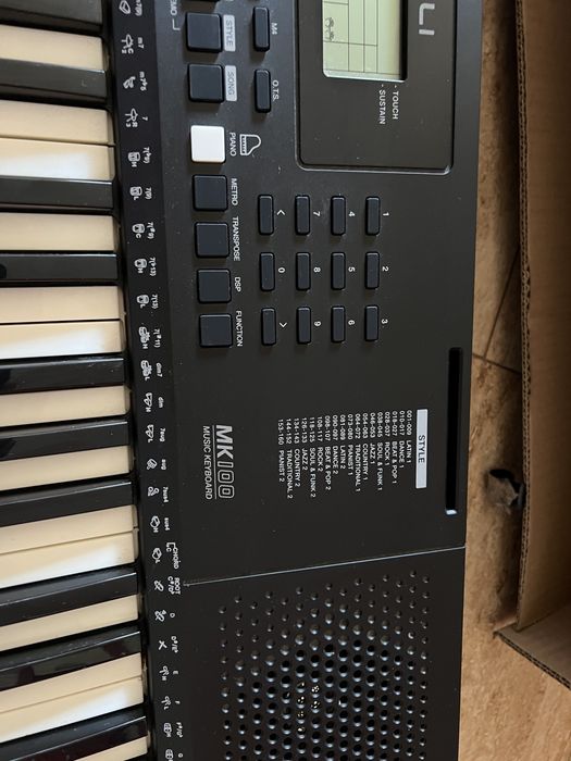 PACHET COMPLET: Orgă Electronică Medeli MK100 (Ca Nouă, la Cutie) + Stativ + Pedală Sustain