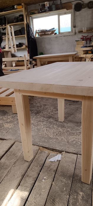 Продам стол деревянный