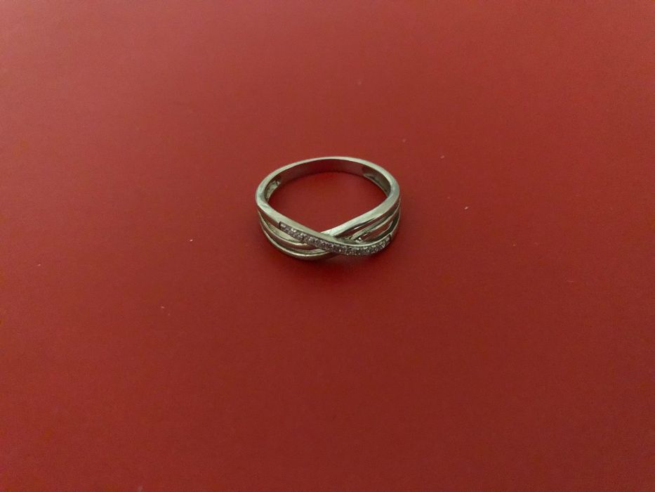 Продам серебряное кольцо 17,5 размера