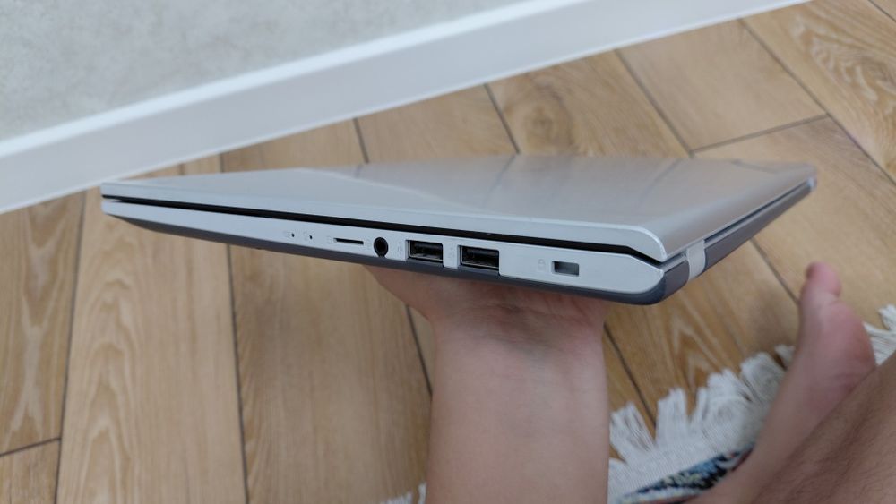 Ноутбук  ASUS VivoBook X515MA