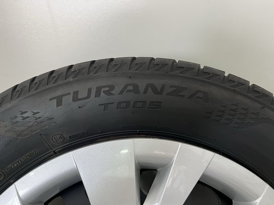 Оригинални джанти 15 цола 4х100 за Тойота Ярис с летни гуми 185/60/15