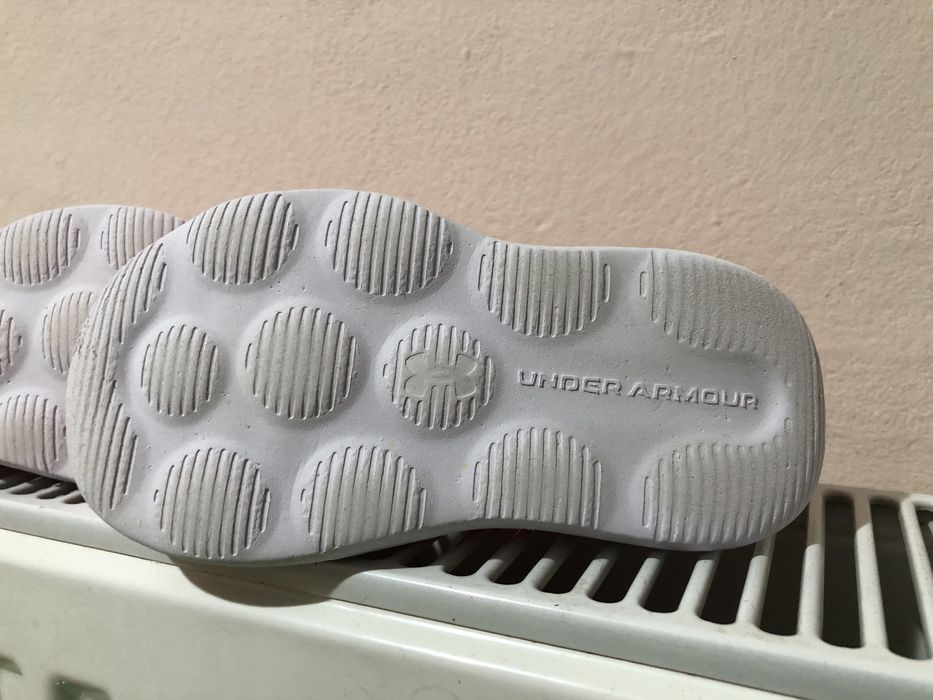 Adidași under armour 23,5 original