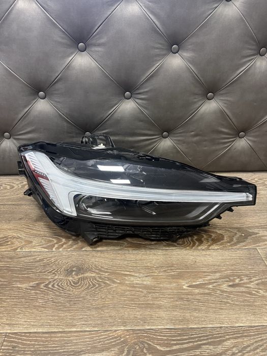 Volvo xc60 full led Фар фарове десен