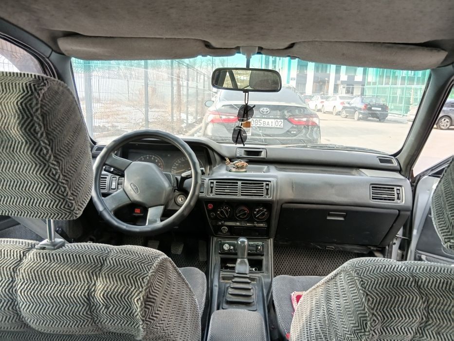 Продам машину галант