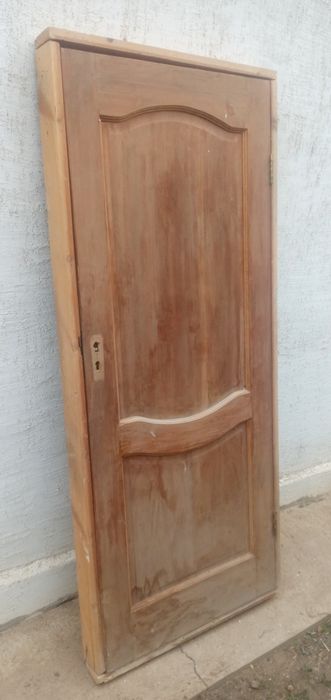 Продам двери б/у