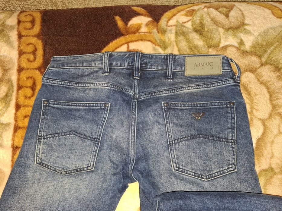 Vând haine originale